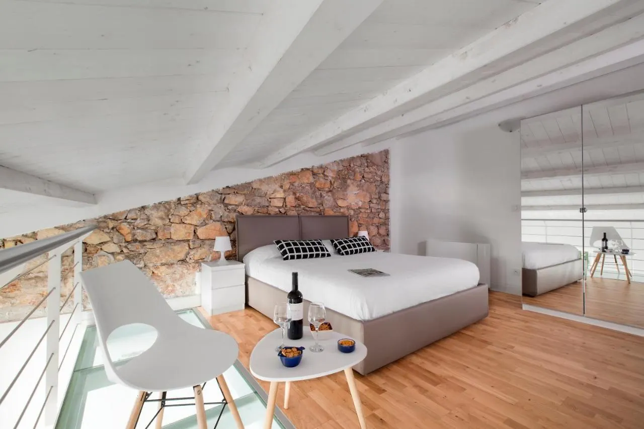 Cannes Old Town Suites contacts